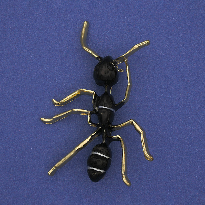 Ant Brooch with Black Enamel, Gold-Tone Metal 42×57 mm+