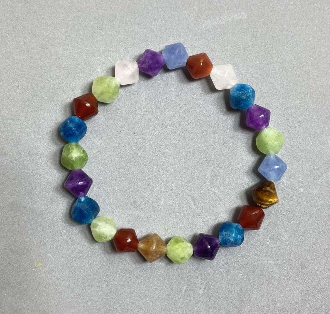 Bracelet Assorted Faceted Diamond 8x8 mm +/-, length 18 cm (stretch)