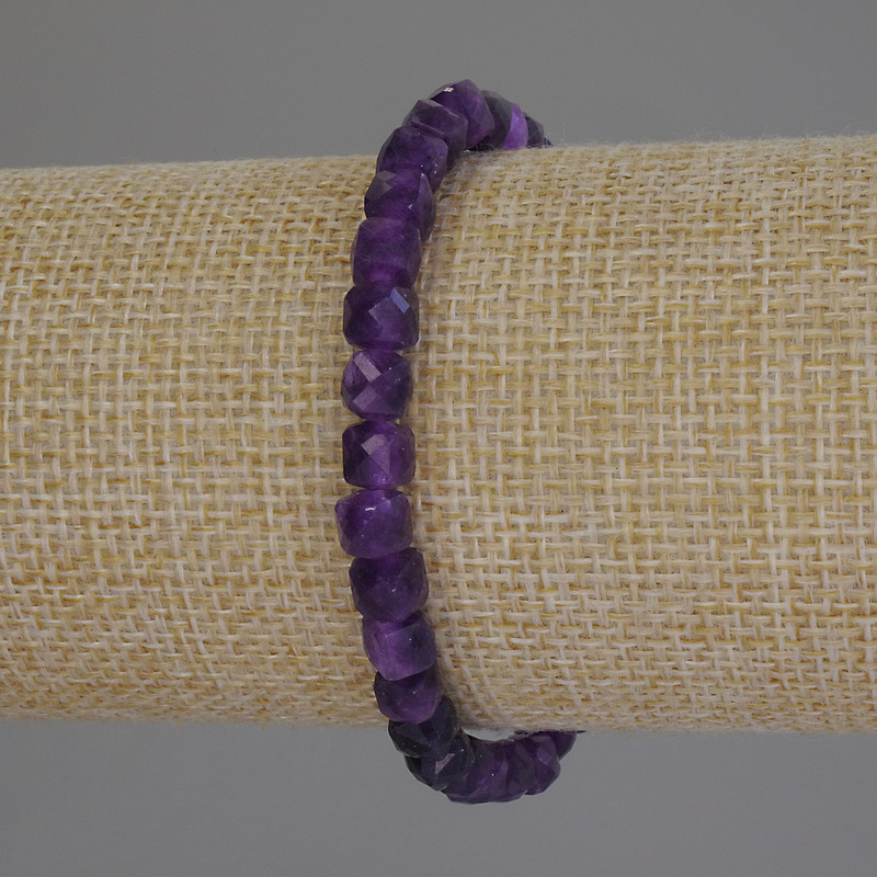 Sugilite Bracelet with Faceted Cubes, 5x5 mm, 18 cm Length, Stretch