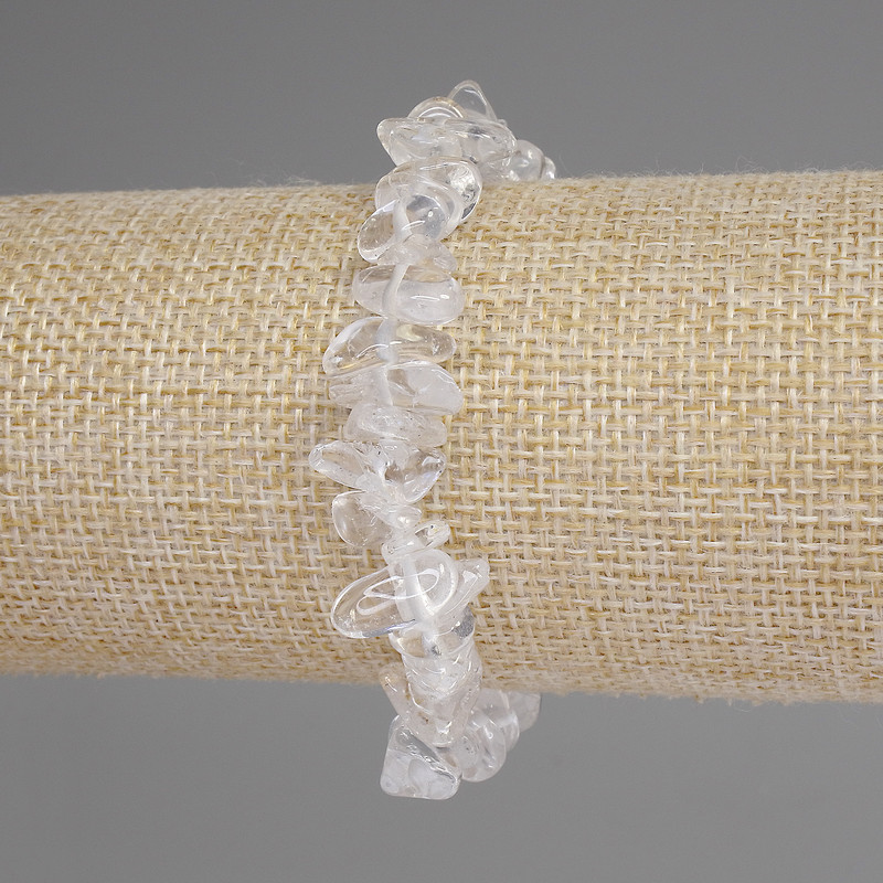 Bracelet with Rock Crystal Chips 7–11×4–6 mm, length 18 cm, stretch