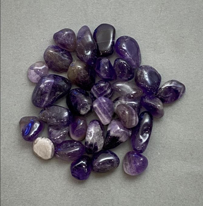Natural Amethyst Cabochon Without Hole, 9–16 × 9–11 mm ± (per 100 g ±)