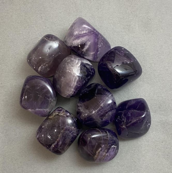 Souvenir Amethyst Tumbled Stone ~ dimensions 23-26×20-24×20 mm (+/-) packaging 100 g (price per 100 g)
