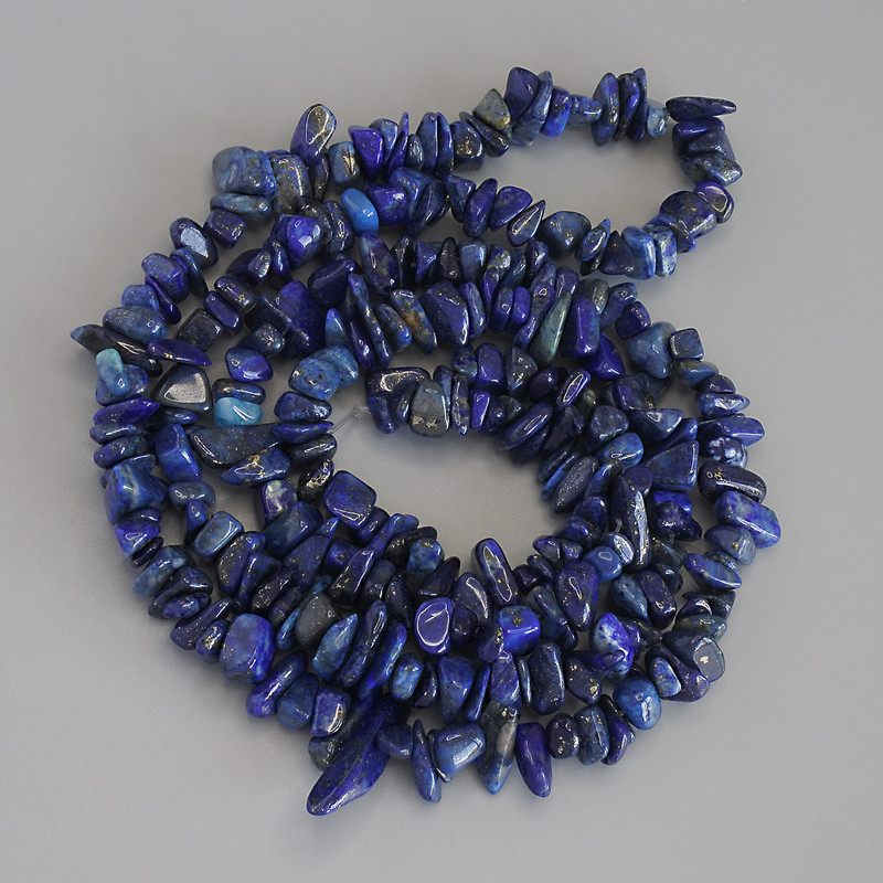 Azurite Chip Beads, diameter 7–13×2.5 mm, length 78 cm on thread