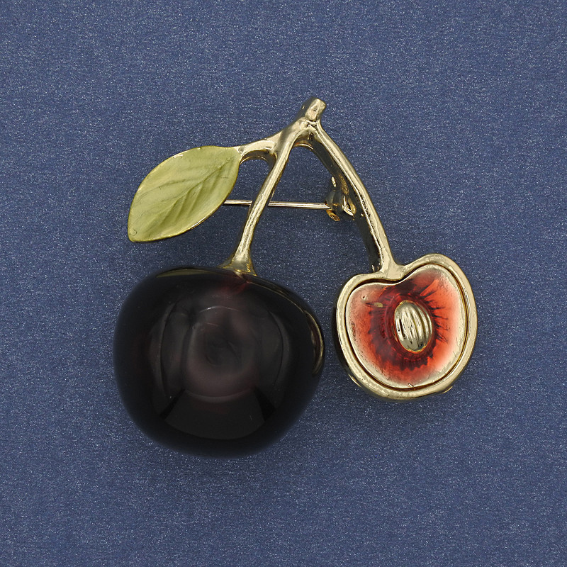 Brooch 'Cherries' with colored enamel and golden metal 37x37mm+