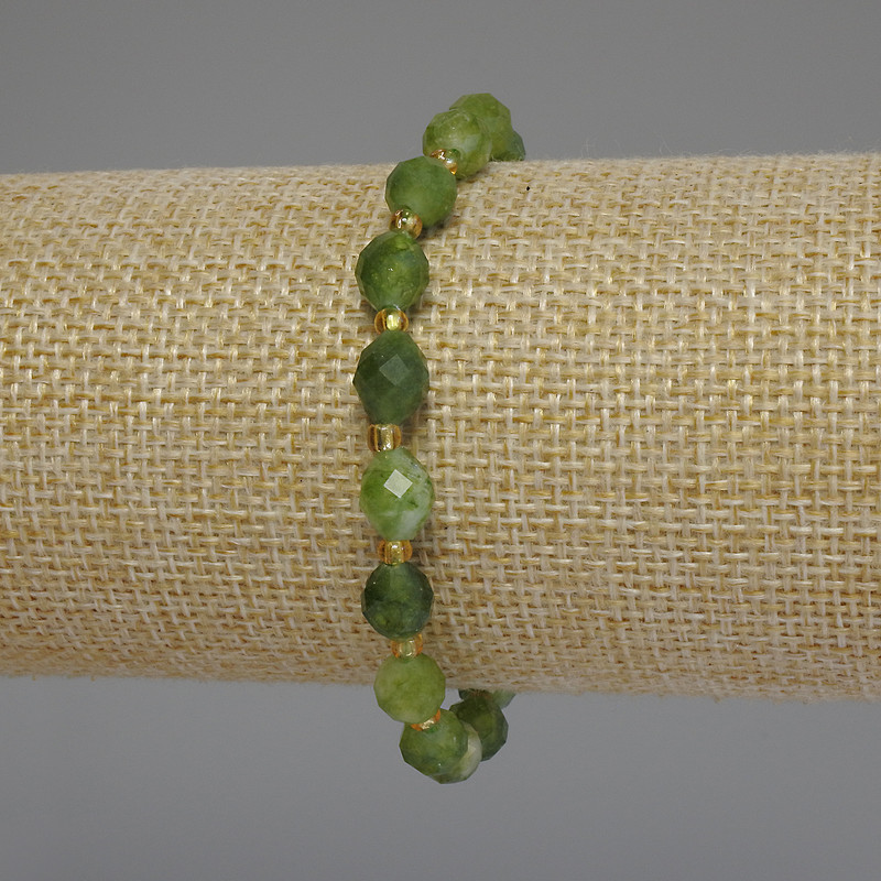 Jadeite Bracelet with Faceted Beads, 8×6 mm Diameter, ± 3 mm Seed Beads, 18 cm Stretch
