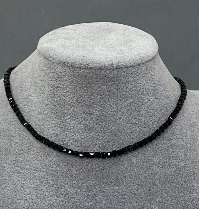 Choker with Faceted Tourmaline Cube 3mm +/-, Length 36mm +/-, Extender Chain +5cm