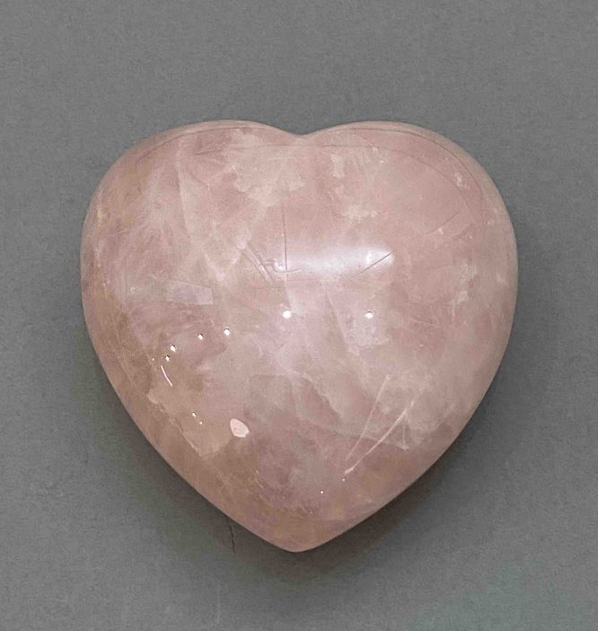 Souvenir Stone: Heart with Pink Quartz, dimensions 80×83×46 mm, ± weight 403 g
