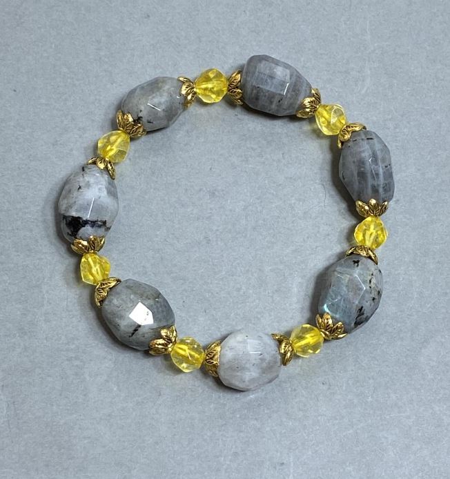 Bracelet Citrine Faceted Bead 6mm +-, Labradorite Faceted Bead 15-18x13mm +-, Length 18cm +- Elastic
