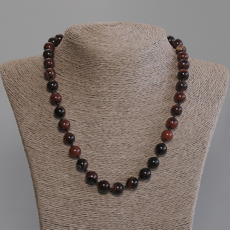 Agate Necklace with Smooth Beads, 10 mm diameter ±, 50 mm length ±, with clasp