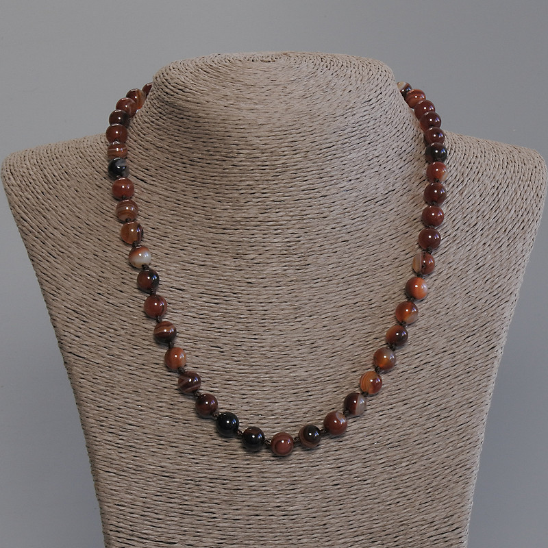Agate Necklace, Smooth Beads, 8 mm Diameter +/-, 50 mm Length +/- with Clasp
