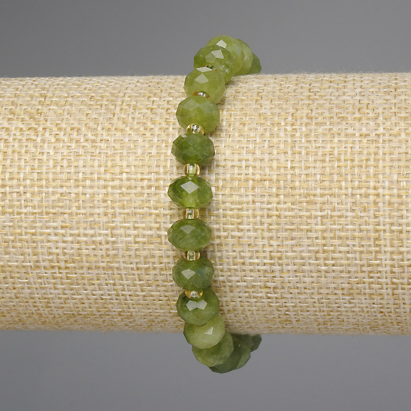 Jadeite Faceted Rondelle Bracelet, 8x5 mm diameter ±, 3 mm seed beads ±, length 18 cm ±, elastic