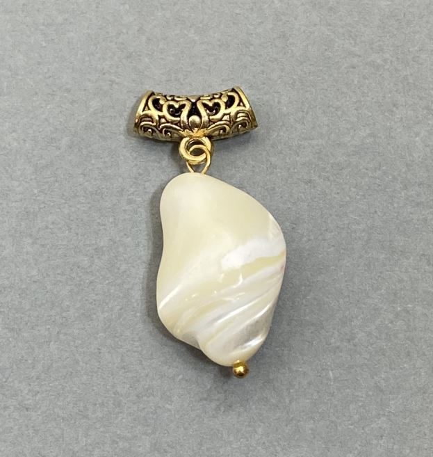 Mother-of-Pearl Pendant 14–18×12–13 mm ± (assorted sizes) with bail 14×+6 mm