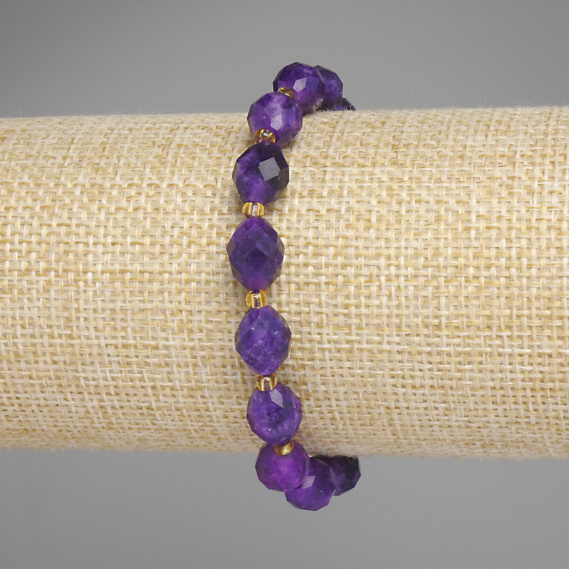 Sugilite bracelet with faceted beads, 10×8 mm, 3 mm seed beads, 18 cm long, stretch