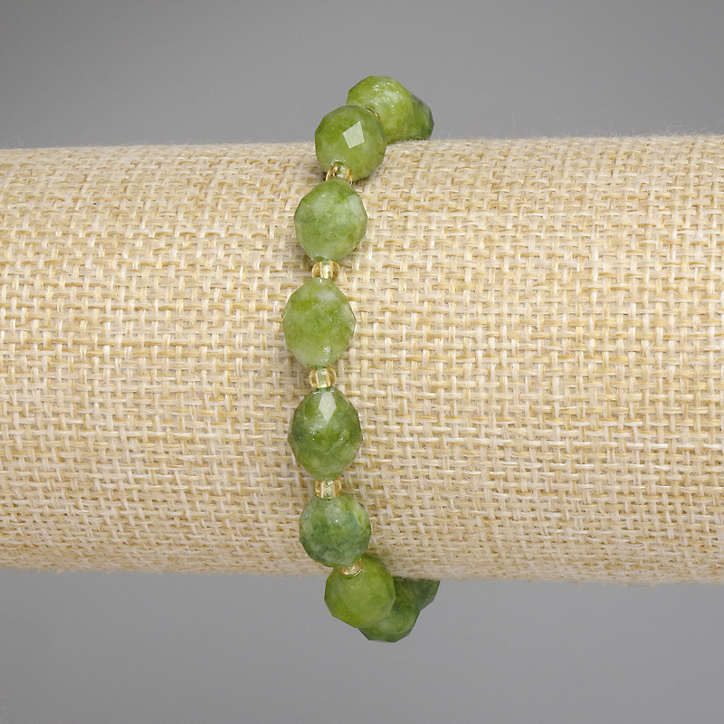 Jadeite Bracelet, Faceted Grain Beads, 10×8 mm diameter, 3 mm seed beads, length 18 cm, elastic