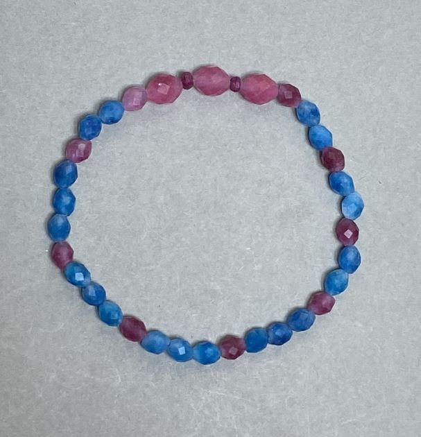 Stretch bracelet with faceted tourmaline beads 8x6 mm and 6x5 mm, and apatite bead 6x5 mm, 18 cm length