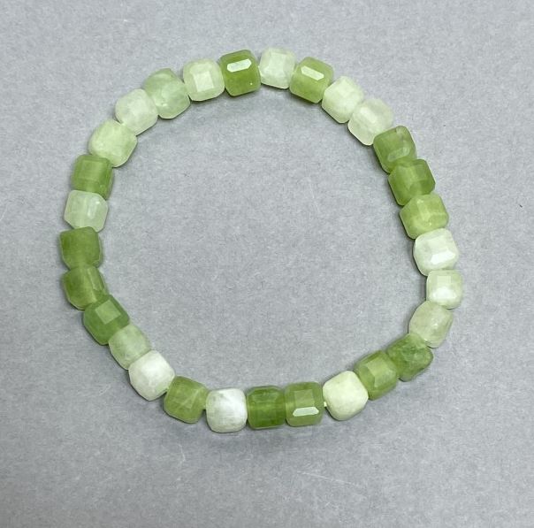 Bracelet Chrysolite Olivine Faceted Cube 6x6 mm, 18 cm Stretch