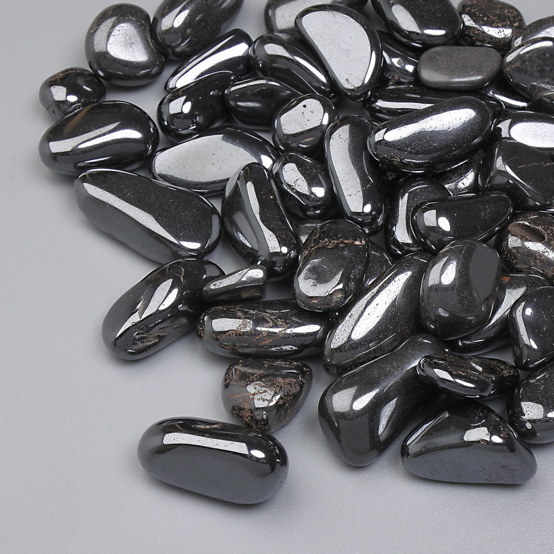 Natural hematite chip without hole, tumbled bead 9-18 x 7-10 mm ± (per 100 g ±)