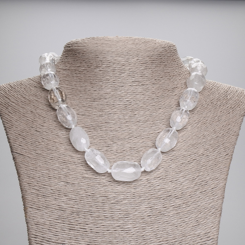 Necklace of rock crystal, faceted briolette 18, 5-19x12.5x13mm ± 45cm ± with clasp
