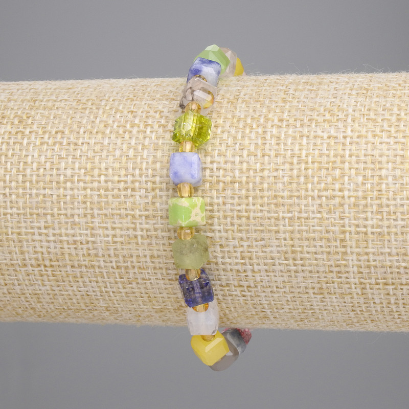 Assortment Bracelet with Jasper, Agate and Tourmaline, Faceted Cubes 6×6 mm, 18 cm Stretch