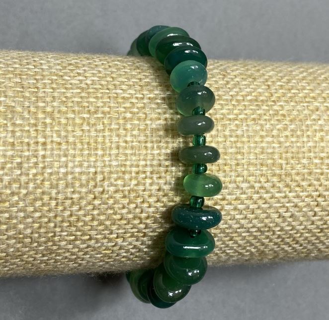 Green Agate Bracelet, Faceted Beads, 9–11×3 mm, Seed Beads 3 mm, Length 18 cm ± Stretch