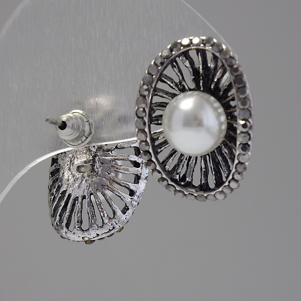 ( 20mm ) Pearl Earrings in Oval Setting "Spiderweb"