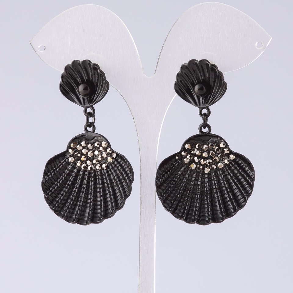 Black shell-shaped evening earrings, length 5.5 cm