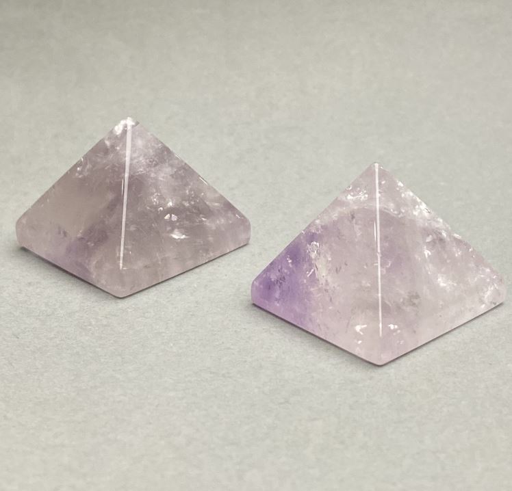 Amethyst Natural Stone Pyramid souvenir (±), height 25mm, length 30mm