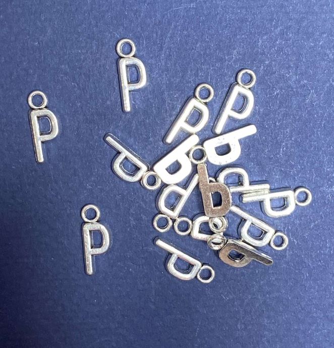 Pendant finding Letter 'P' 17x7mm, packaging 20 g (±30 pcs)