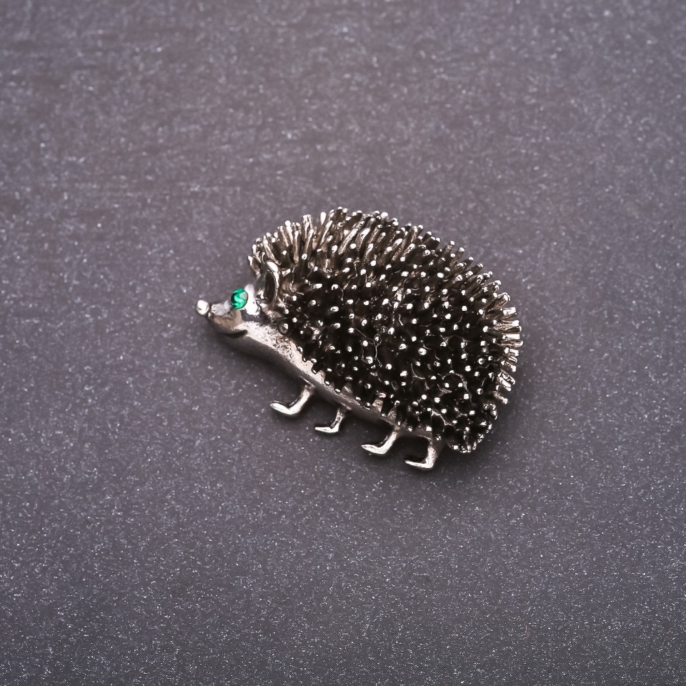 Brooch 'Hedgehog with Green Rhinestones' 39×27mm Gray Metal
