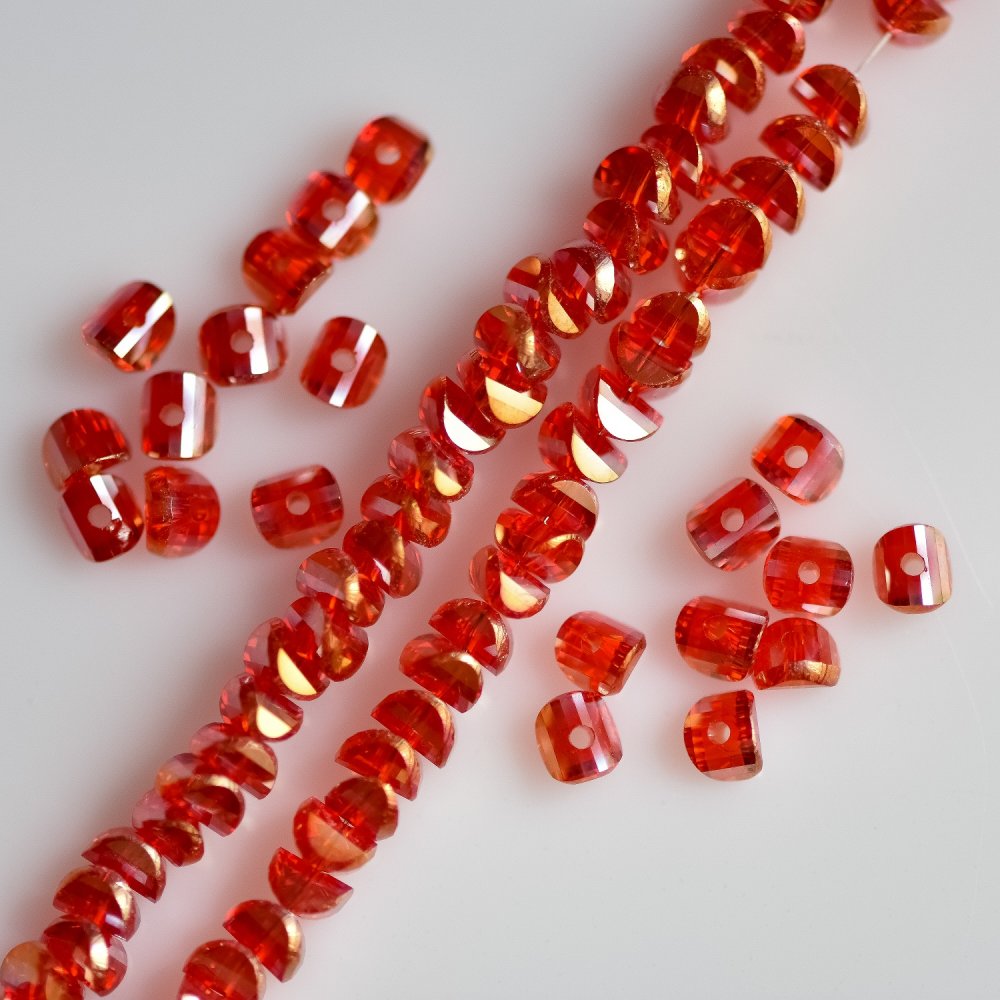 Red Swarovski-style crystal beads with a golden 'Gasoline' finish, diameter 2.5×4 mm, thread length 48 cm