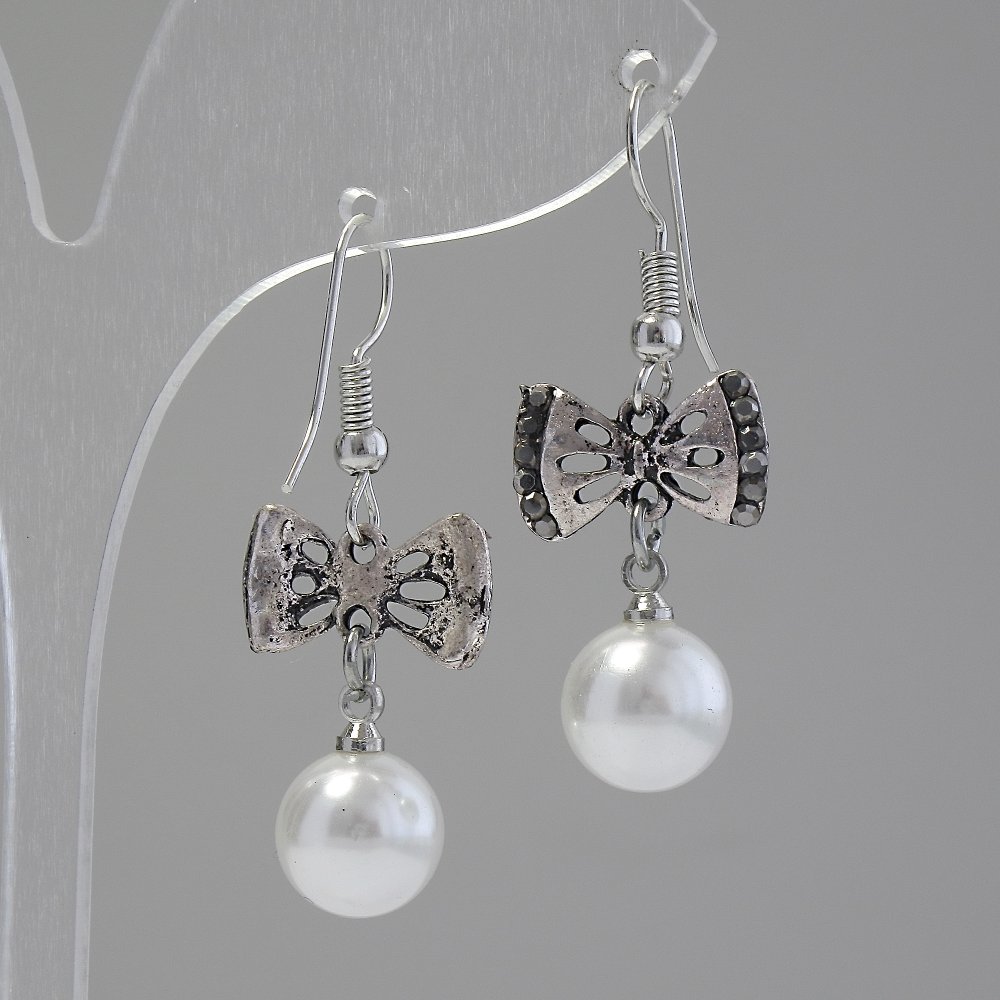 Bow pendant earrings with faux pearls and rhinestones (silver-tone metal) 3.7 x 1.5 cm