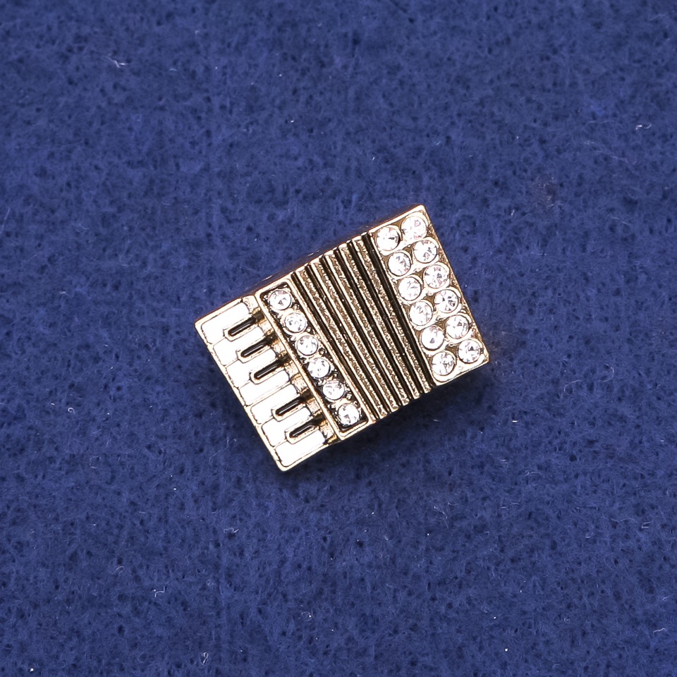 Accordion Brooch with Rhinestones, Golden Metal, 24x17mm