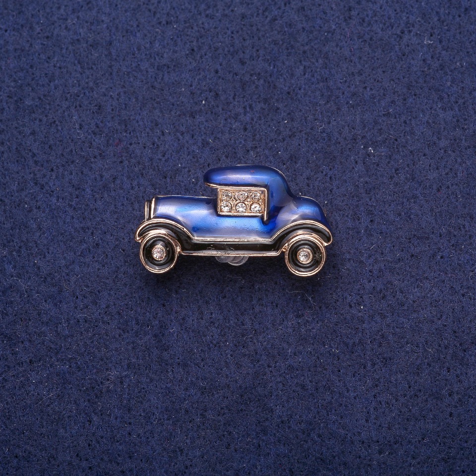 Car Brooch with blue-black enamel and crystals, gold-tone metal 17×29 mm