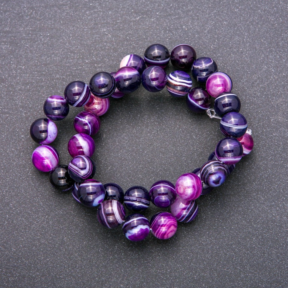 Agate Beads on Thread, Smooth Round Beads, 10 mm Diameter (+/-), 38 cm Length