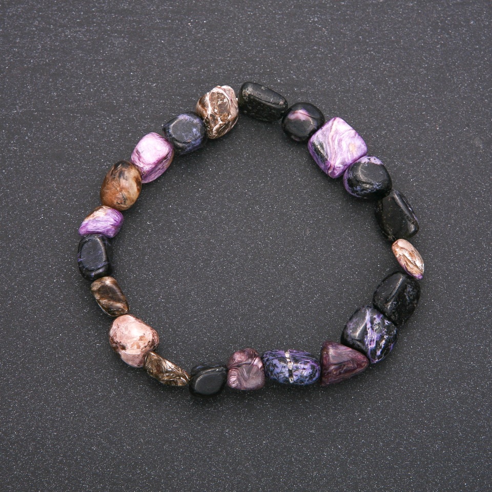Hammered Charoite Bracelet, 8 mm diameter (±), length 18 cm
