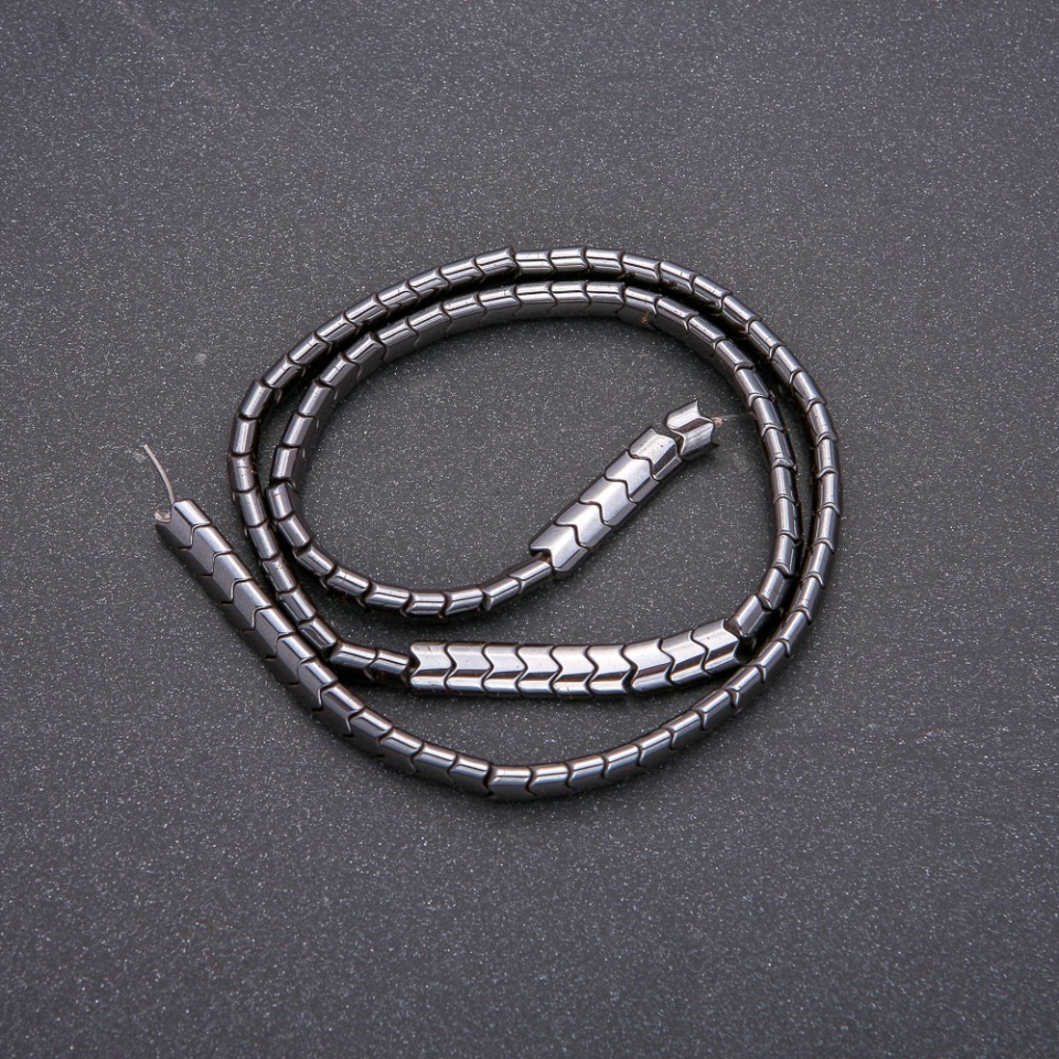 Hematite beads zigzag strand, diameter 6x4x3 (±) mm, length 40 cm
