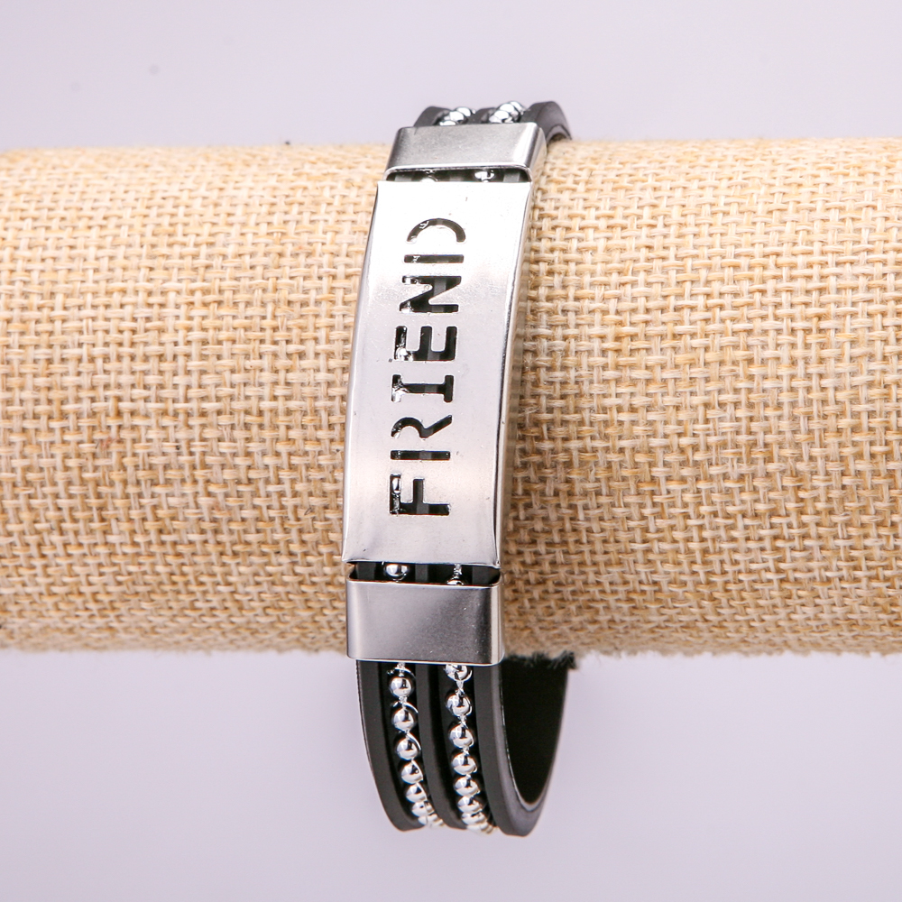 Браслет з металевими вставками, довжина 21см, товщина 15мм каучук колір чорний на застібці