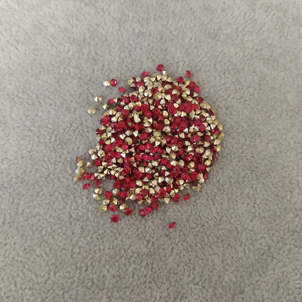 Red rhinestones, 3.5 mm diameter (±), pack 4 g (±)