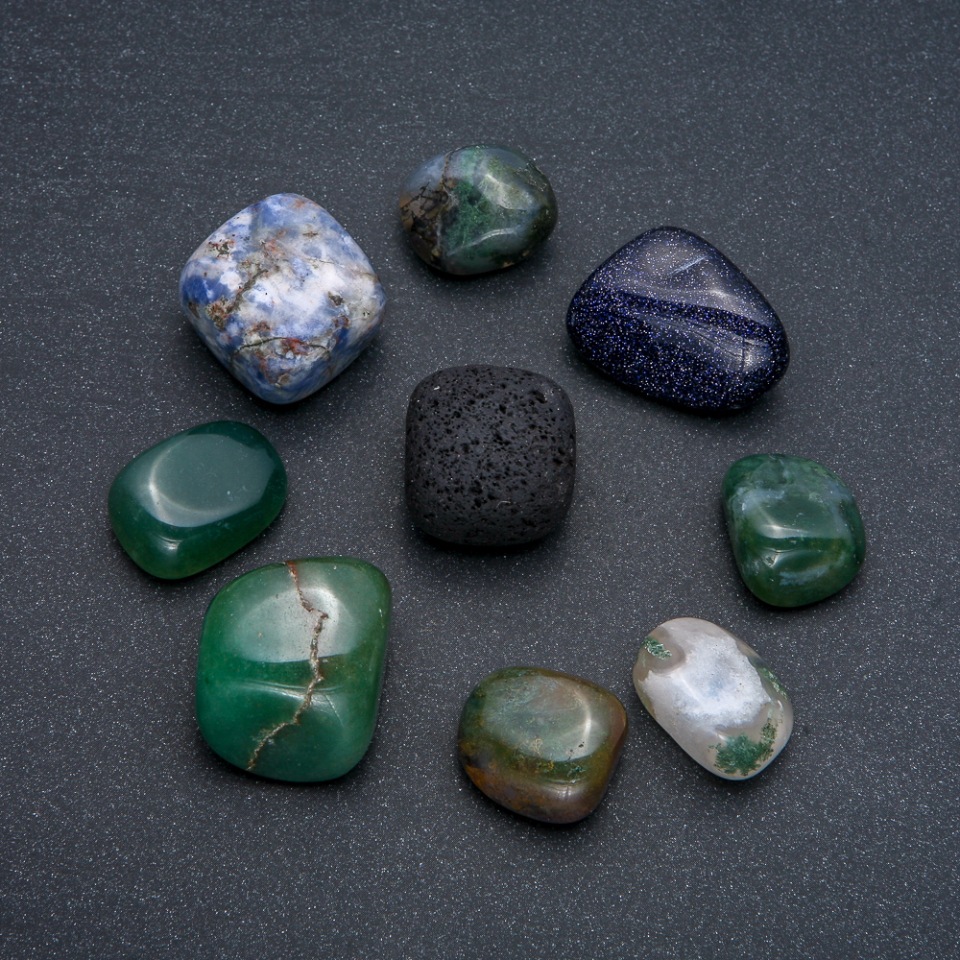 Natural souvenir stone - Assorted tumbled stones (per 100 g ±)