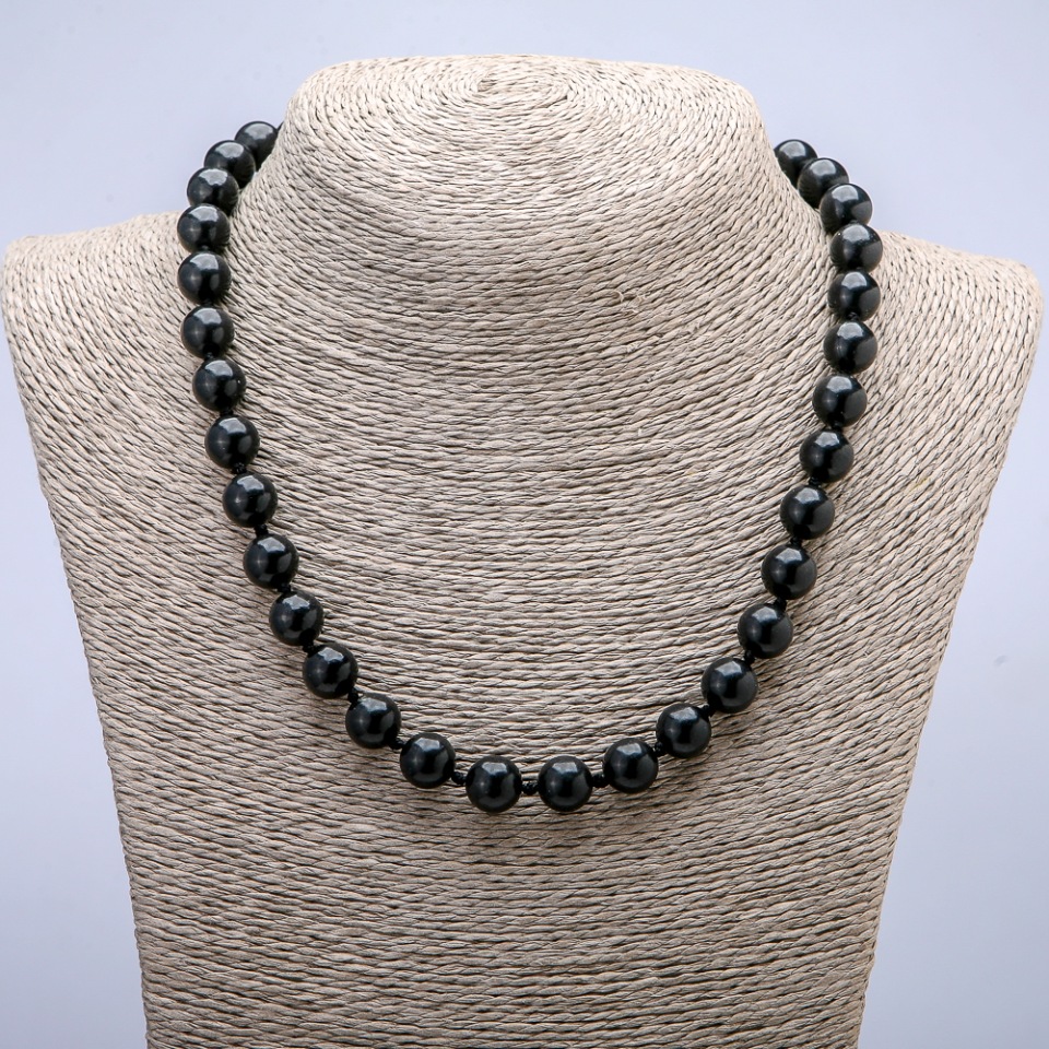 Shungite necklace with smooth beads, diameter 10 mm, length 45 cm
