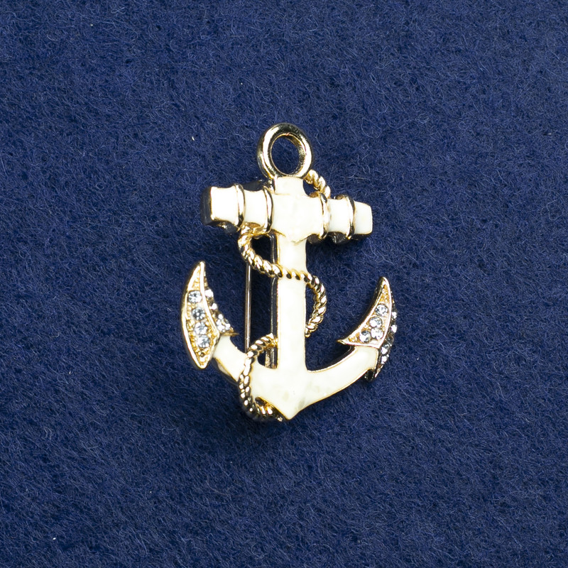 Anchor Brooch in gold-toned metal, enamel with pearl inlays and rhinestones, 31×26 mm +