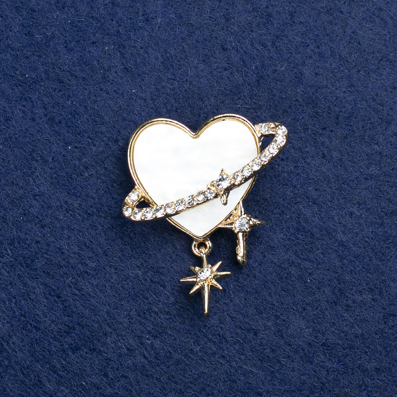 Heart Brooch in gold-tone metal, with mother-of-pearl and crystals, 35x30mm +