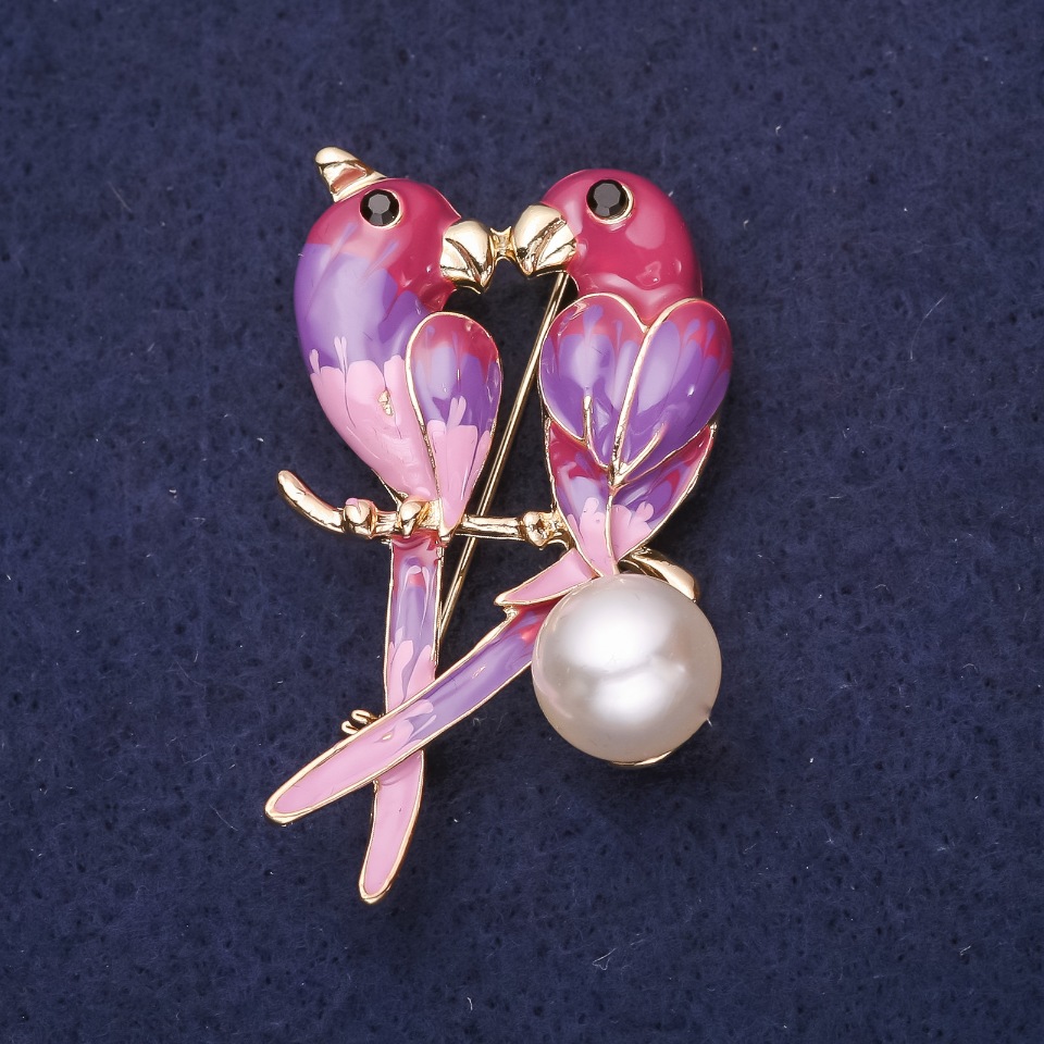 Brooch 'Parrots with Pearl Inlay'