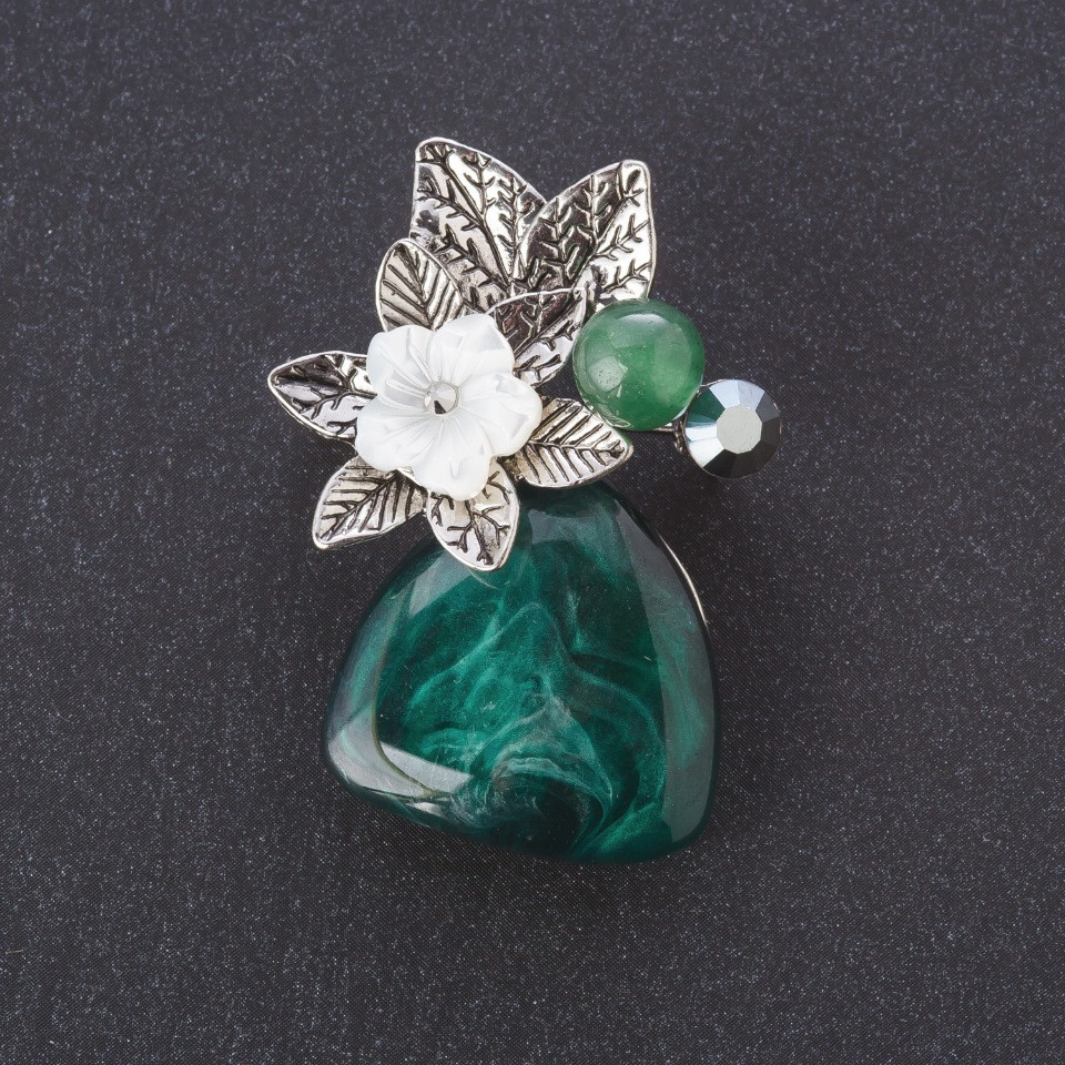 Brooch 'Pearlescent Flower Flora', nephrite bead (named after), agate cabochon in silver-toned metal