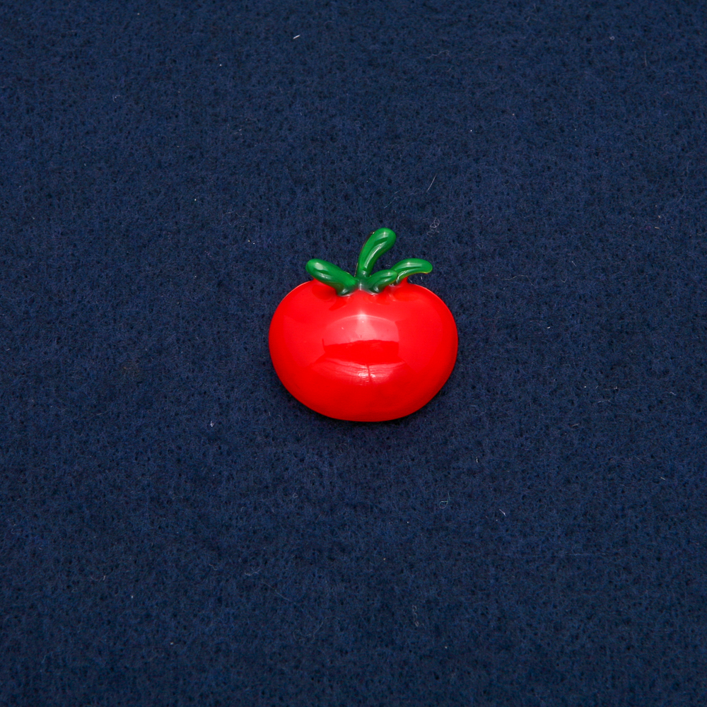 Tomato brooch-pendant, gold-toned metal 25x28mm +