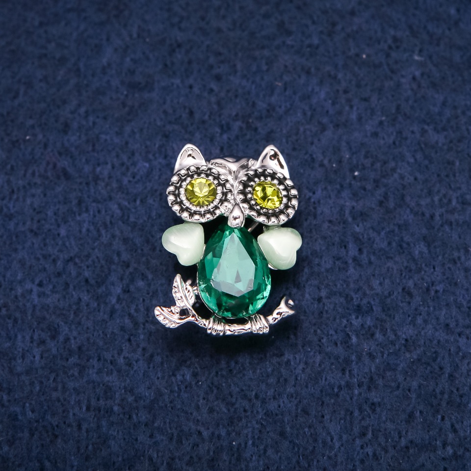 Owl Brooch with Cat's Eye and Green Crystals, Silver-Colored Metal 19x28mm