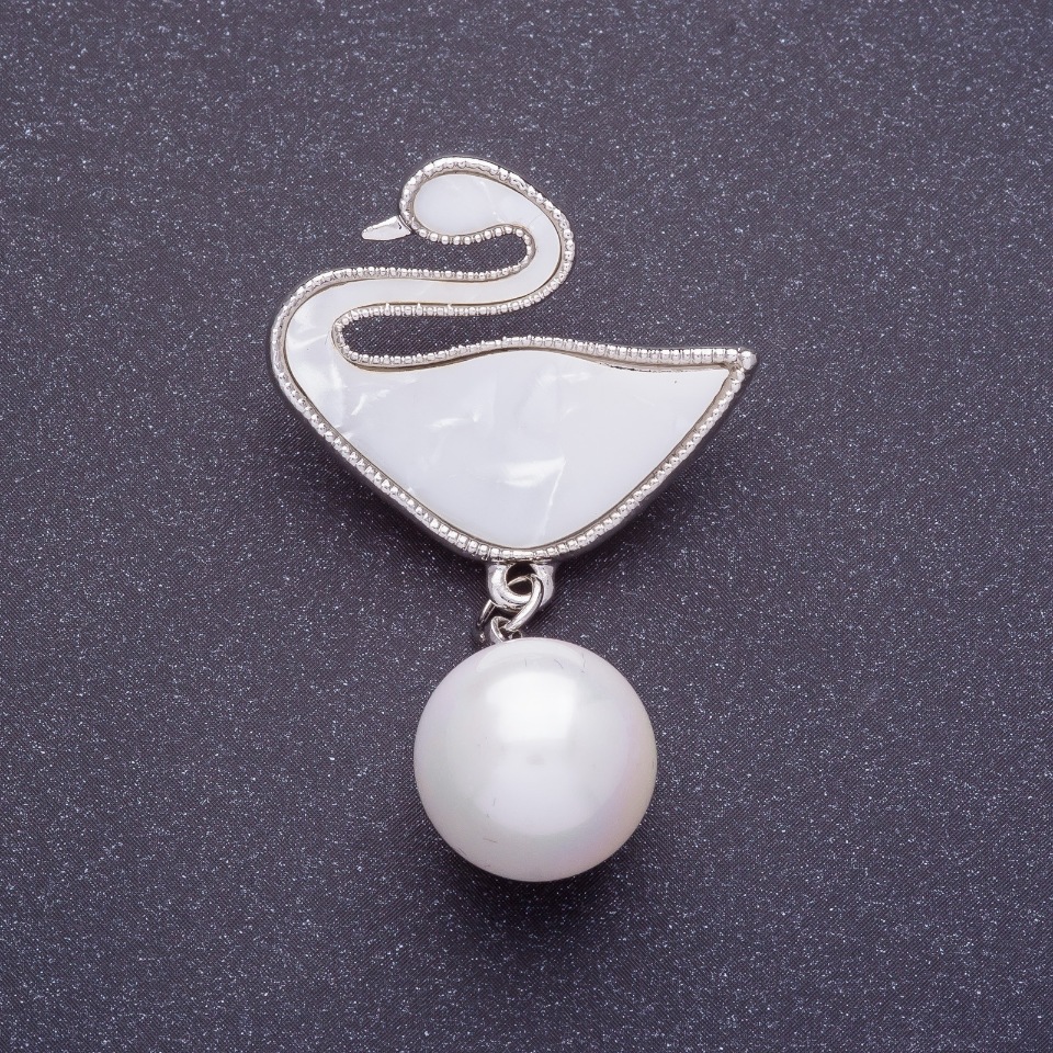 Brooch 'Swan' in silver metal color