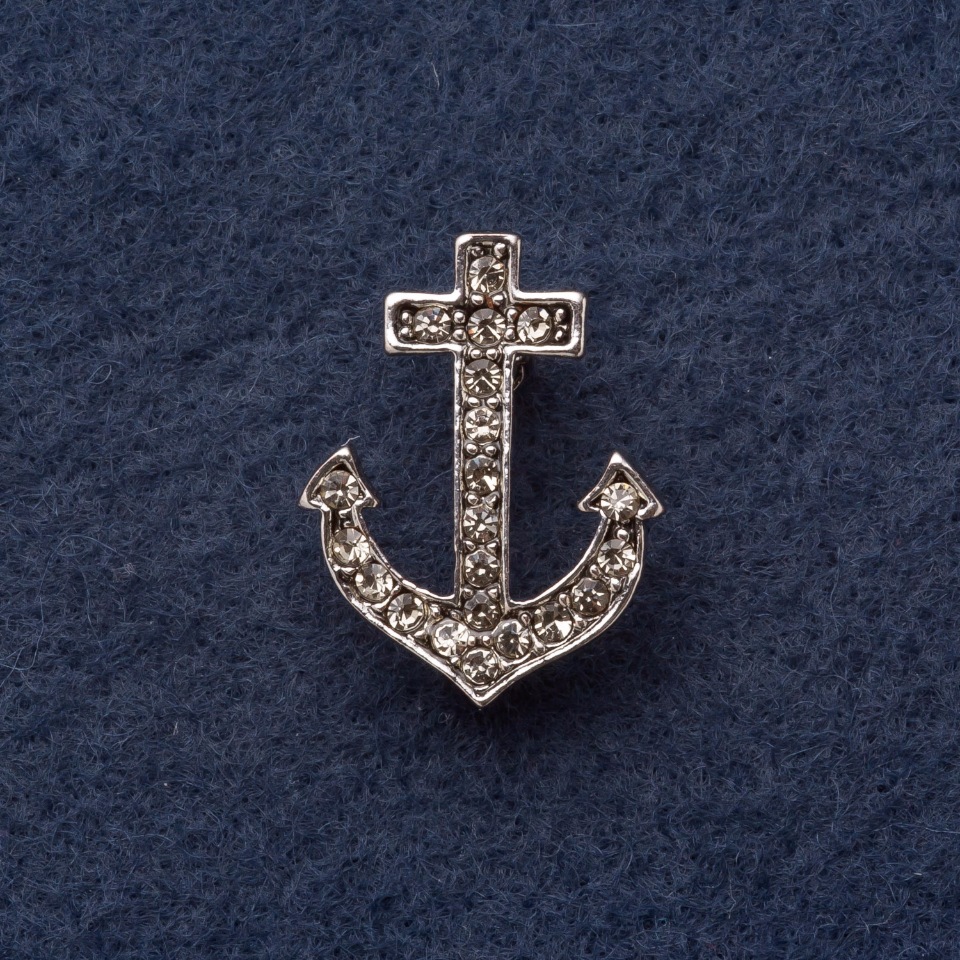 Brooch 'Anchor' 2.8 × 2 cm gray metal with crystals