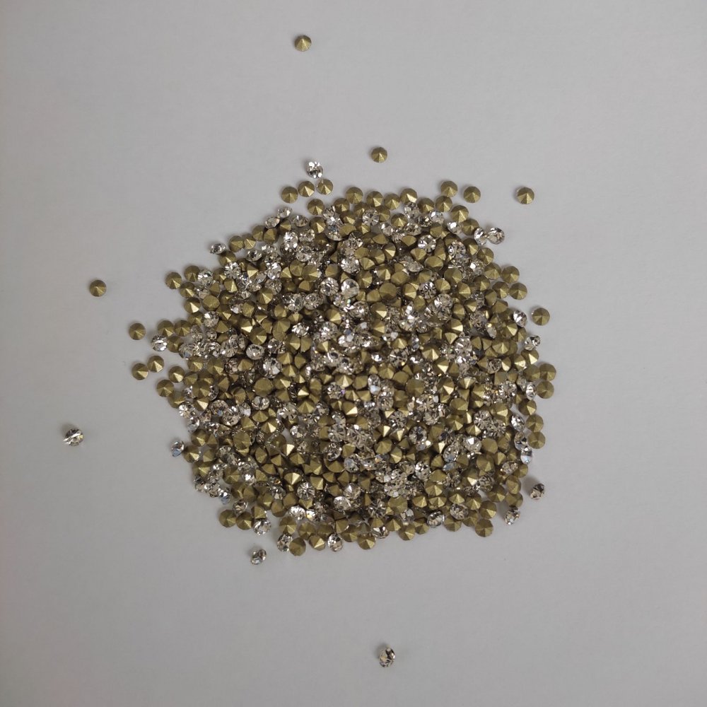 Golden rhinestones, diameter 2.5 mm (±), pack 4 g (±)
