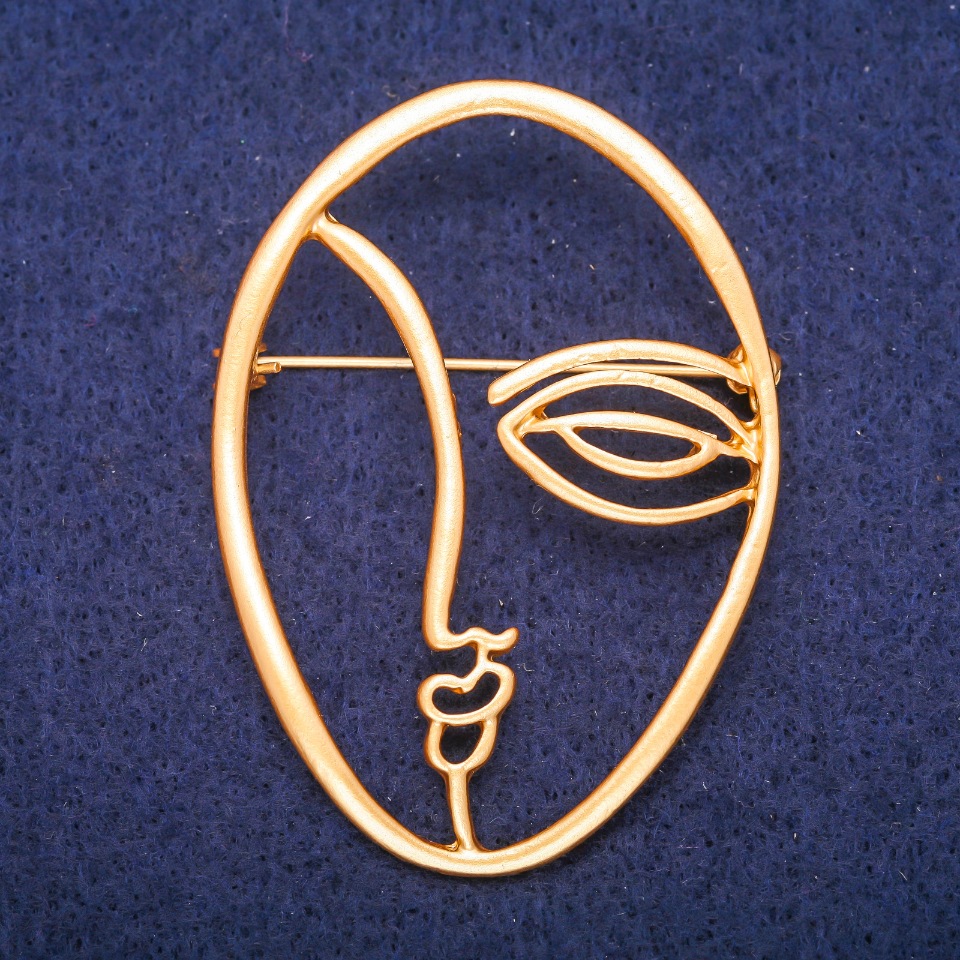 Brooch 'Face Accent' Gold-tone Metal 43×60 mm